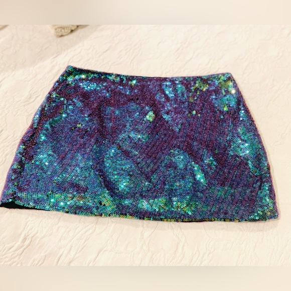 Y2 🧜‍♀️💜💚Armani Exchange sequin mini skirt NWT💚💜 - Picture 4 of 16